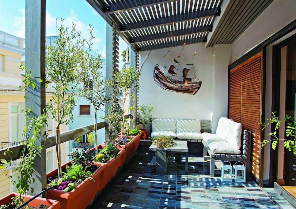 Hidesign Athens Tube Luxury Apt In Kolonaki Экстерьер фото